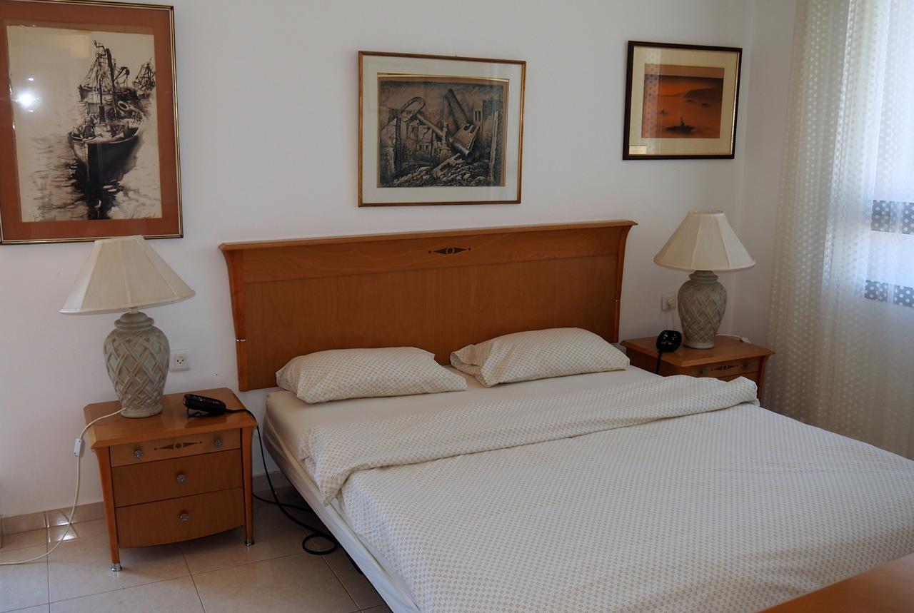 Israel-Haifa Apartments Стая снимка